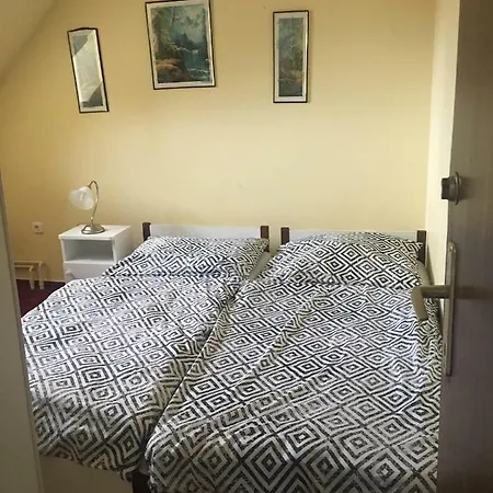 Panorama Elmeny - Es Udulohaz