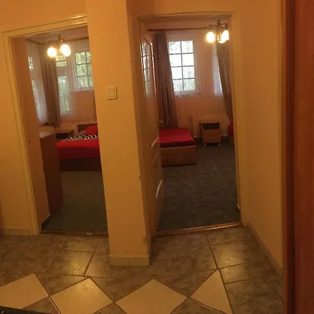 Panorama Elmeny - Es Udulohaz *